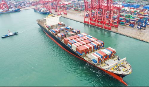 圖片新聞 先報(bào)后裝新模式，為港口集裝箱吞吐量注入新增長(zhǎng)點(diǎn)，助力貨物進(jìn)出口高效暢通